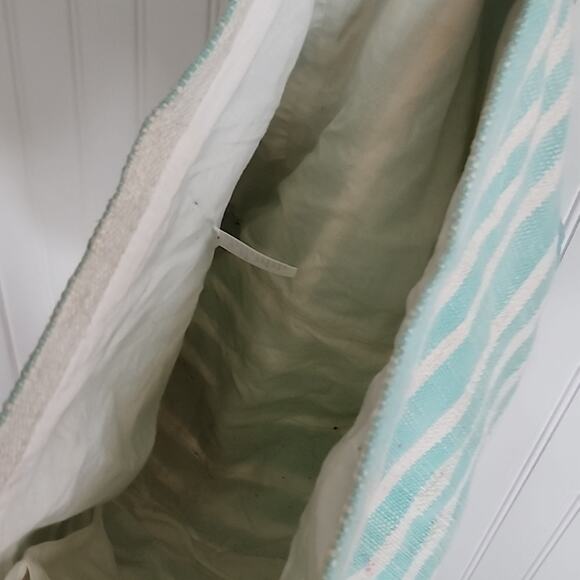 Crown & Ivy Retro Stripe Tote Bag - Picture 6 of 9